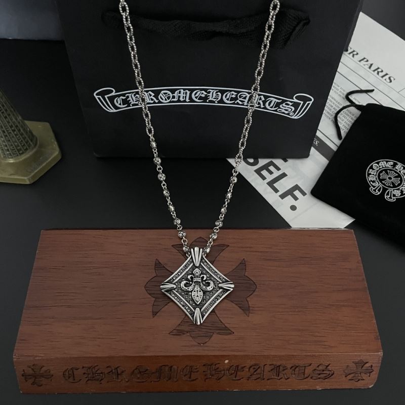 Ch**me He**ts necklaces